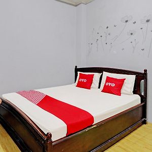 Oyo 2452 Hotel Metro